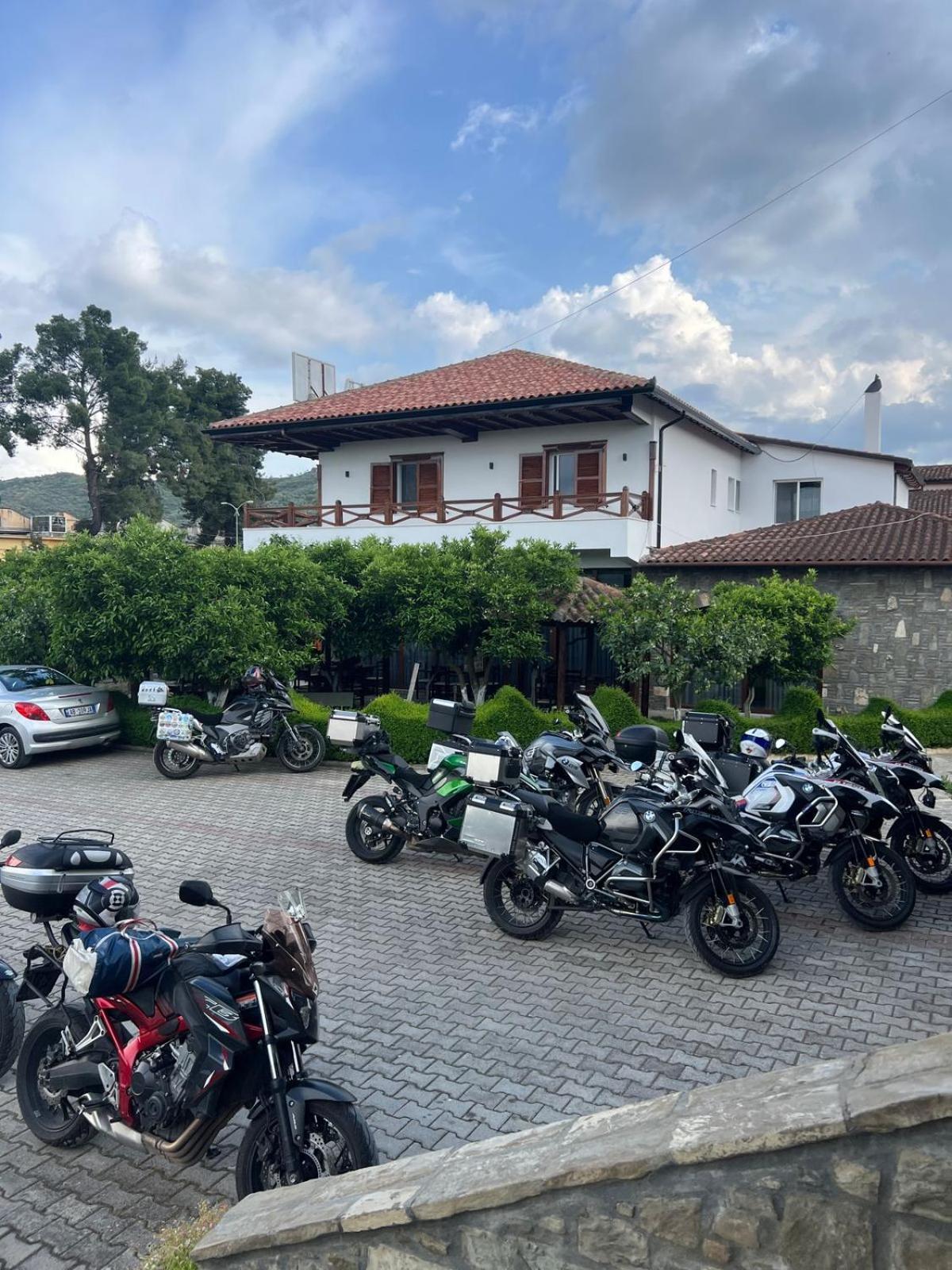Hotel Kaceli Berat Exterior photo